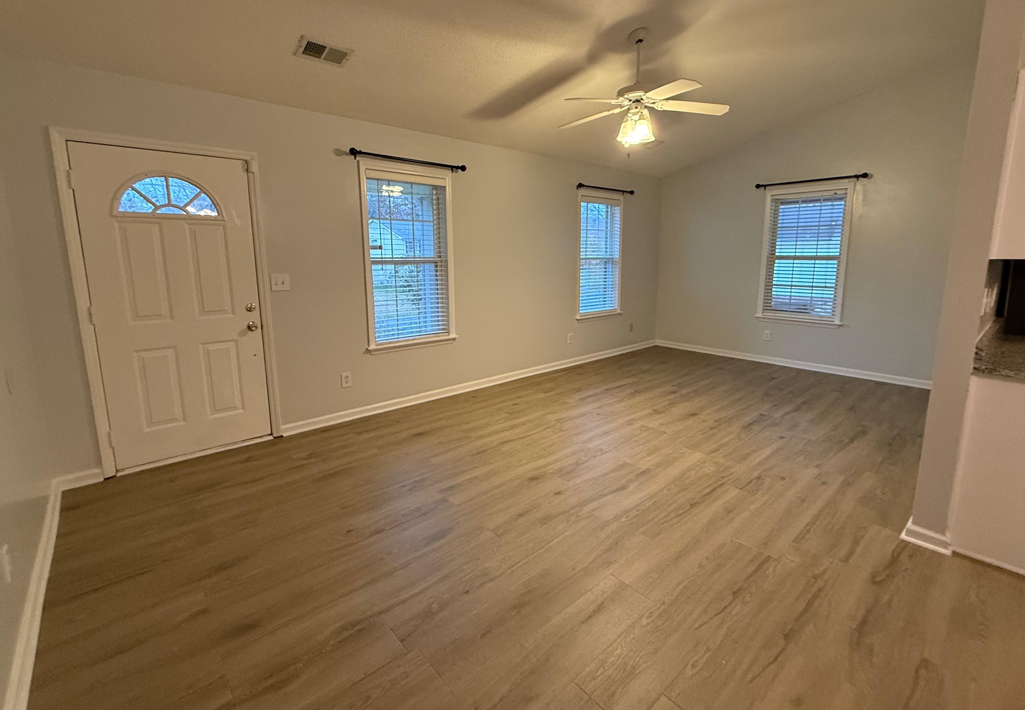 8125 Cadmium Ct, Charlotte, North Carolina 28215 Additional Image #1