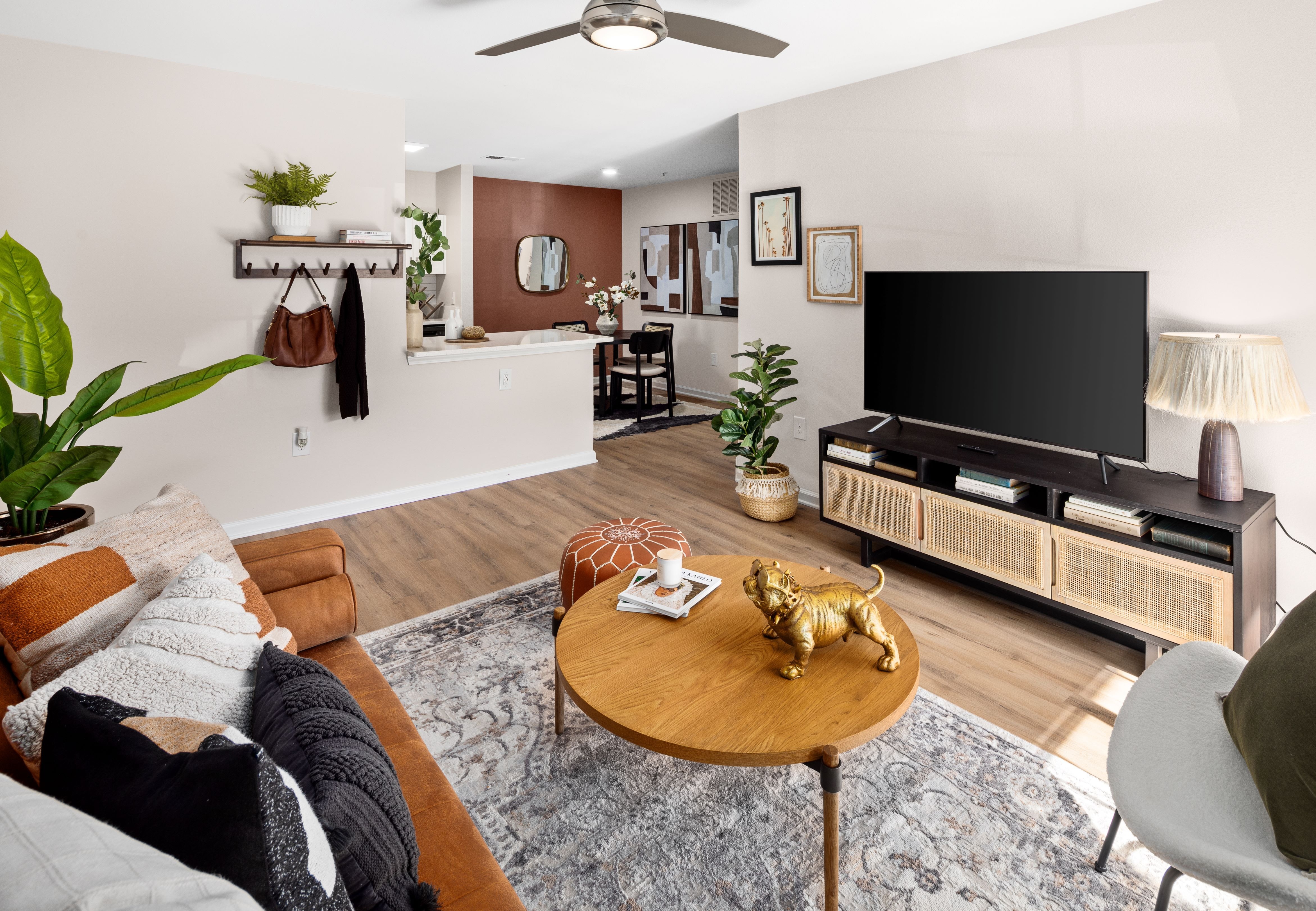 8010 Woodsedge Dr, Charlotte, North Carolina 28216 Additional Image #3