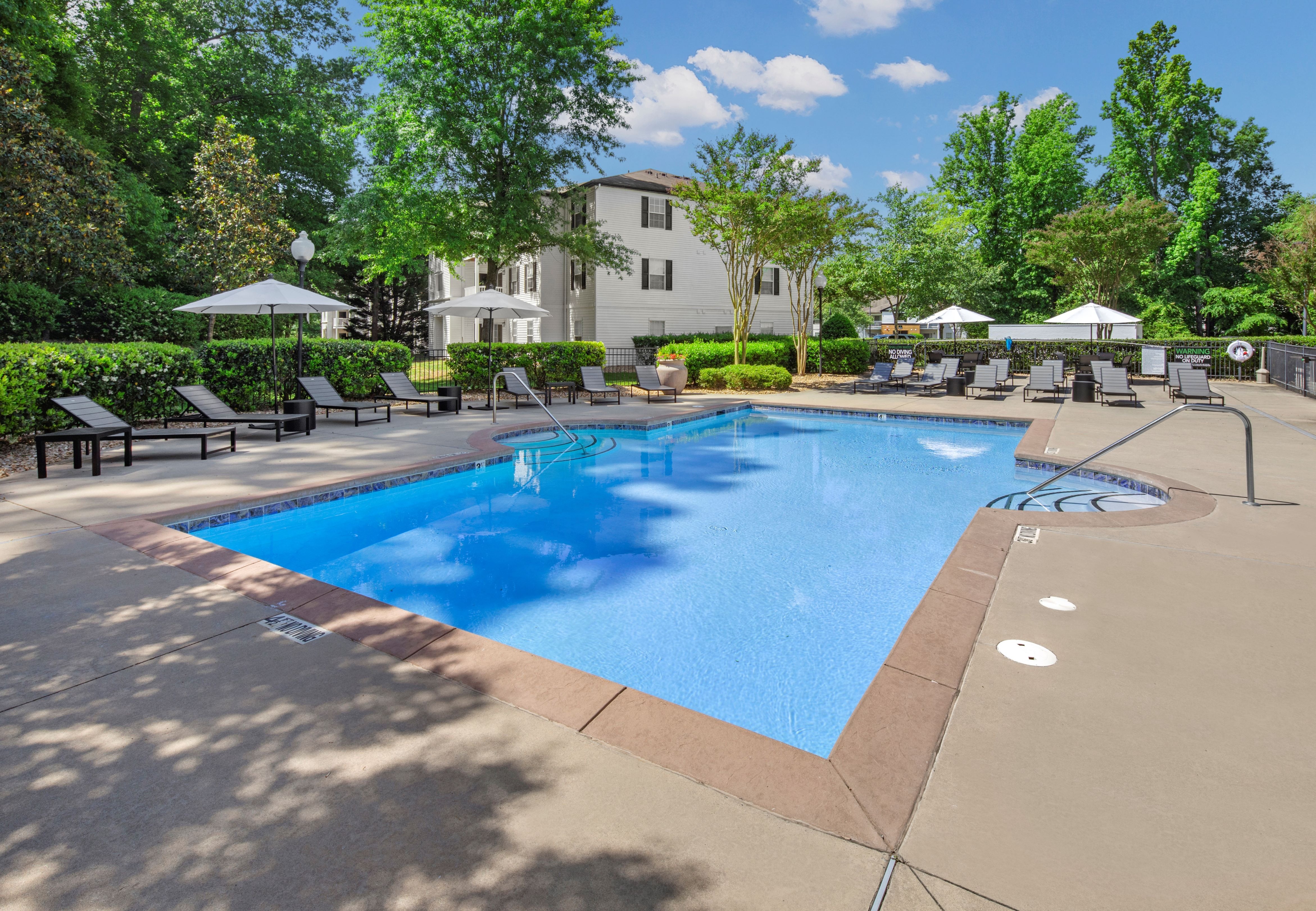 8010 Woodsedge Dr, Charlotte, North Carolina 28216 Additional Image #9