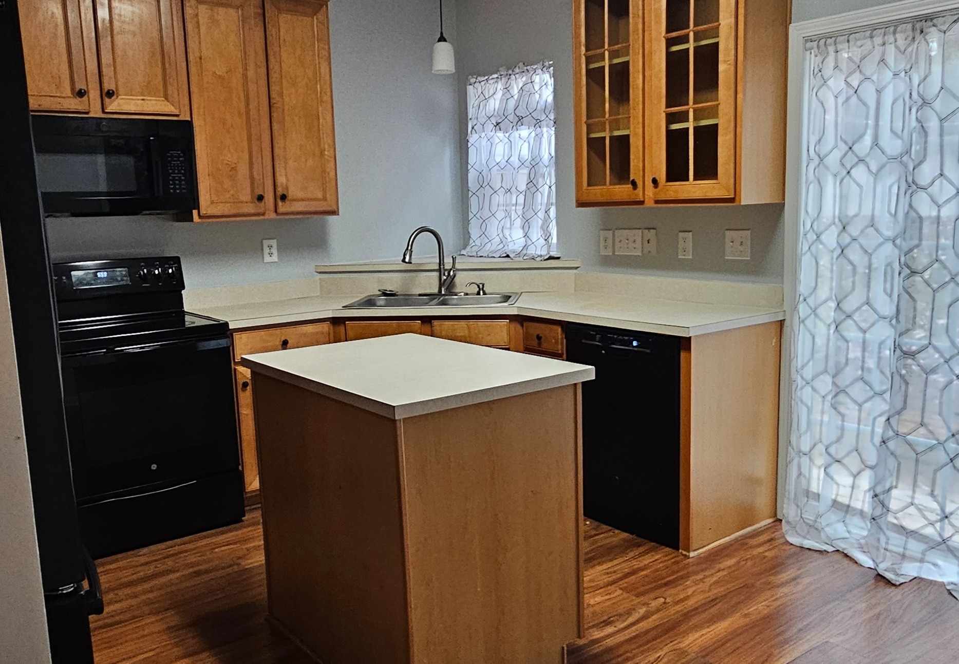 3123 Golden Dale Ln, Charlotte, North Carolina 28262 Additional Image #3