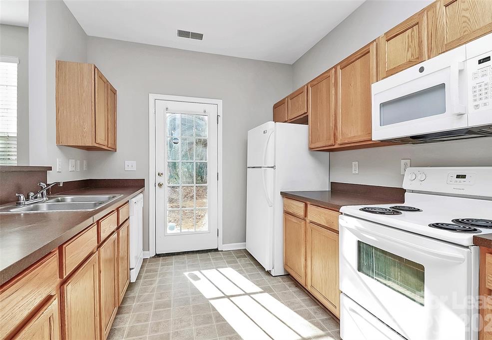 2138 Winthrop Chase Dr, Charlotte, North Carolina 28212 Additional Image #5