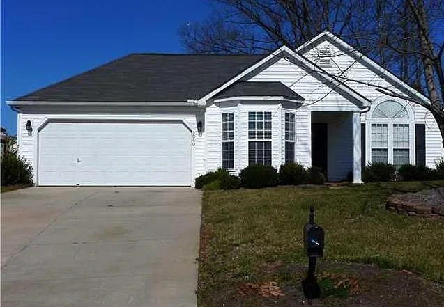 9040 Foggy Meadow Rd, Charlotte, North Carolina 28269 Additional Image #1