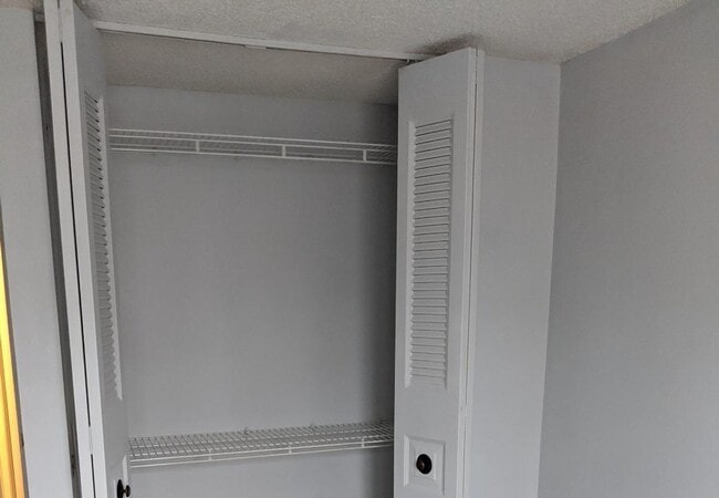 8236 KNIGHTSBRIDGE RD, CHARLOTTE, North Carolina 07203 Additional Image #7