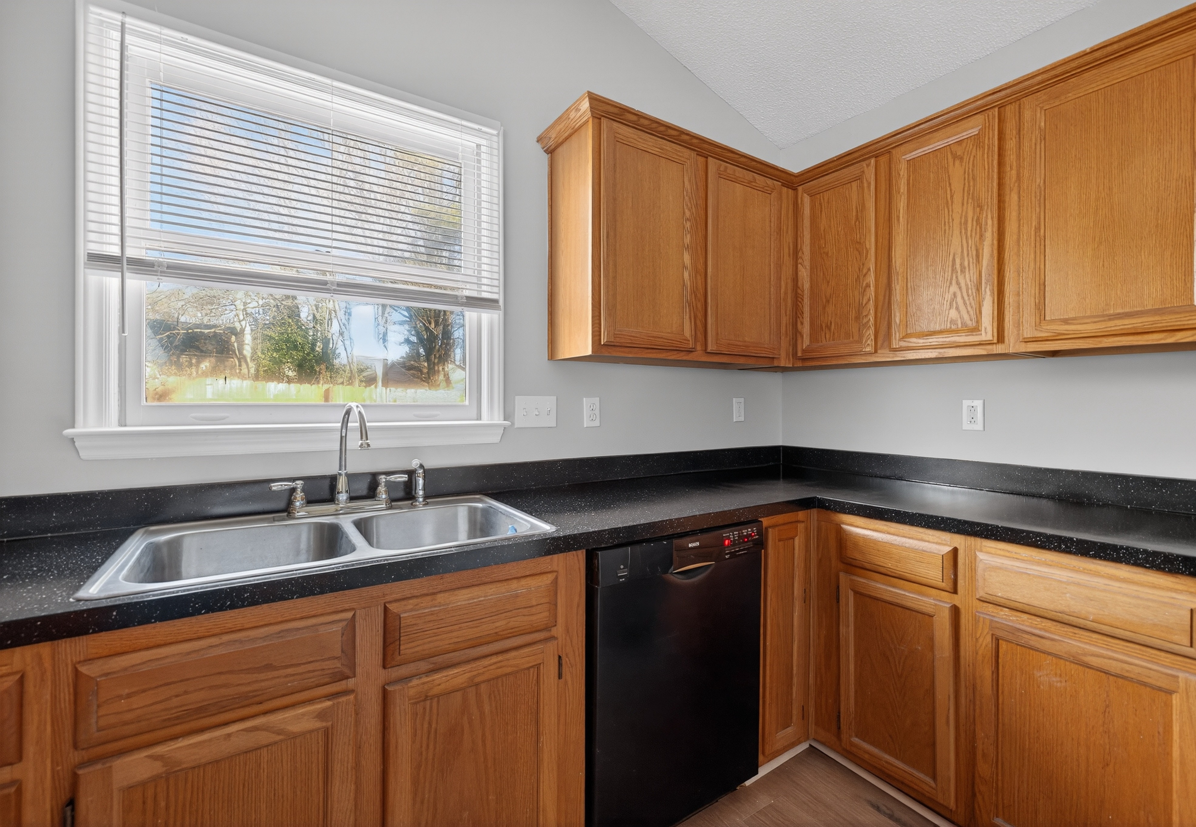 7541 Crestside Ln, Charlotte, North Carolina 28227 Additional Image #7