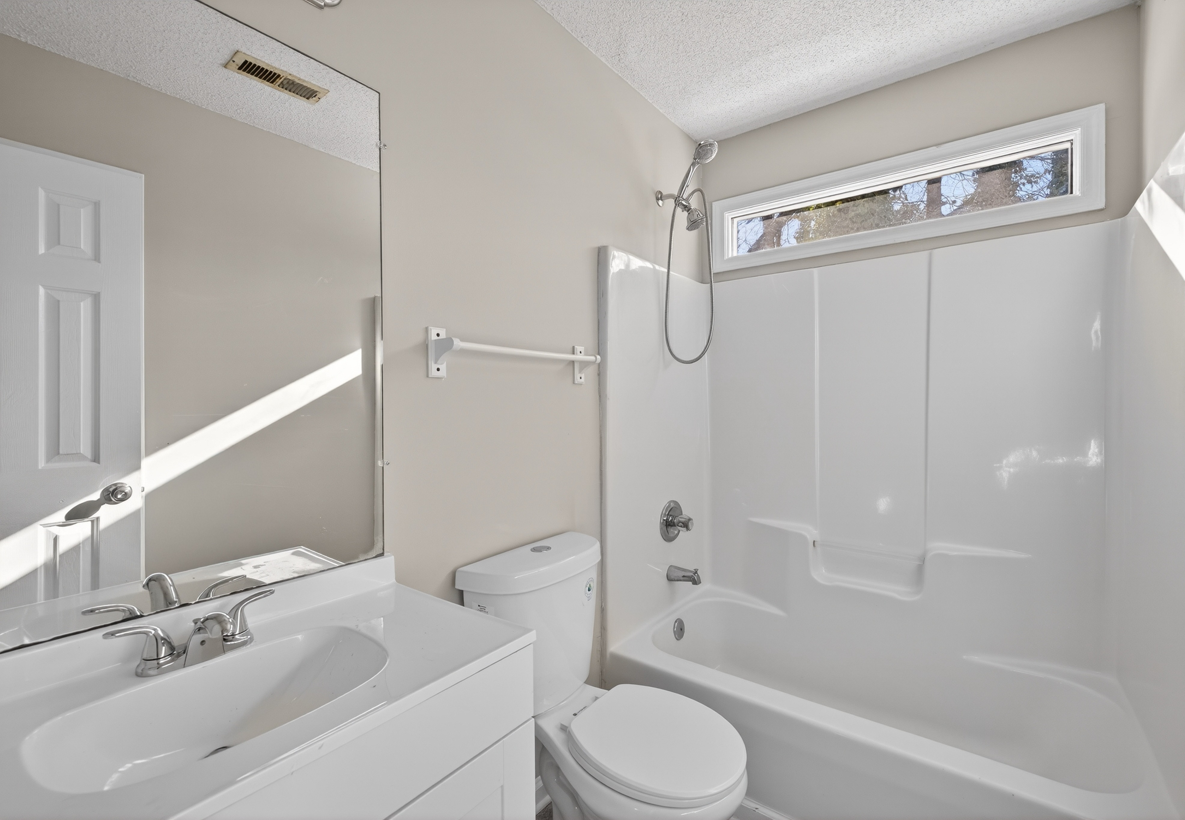 7541 Crestside Ln, Charlotte, North Carolina 28227 Additional Image #4