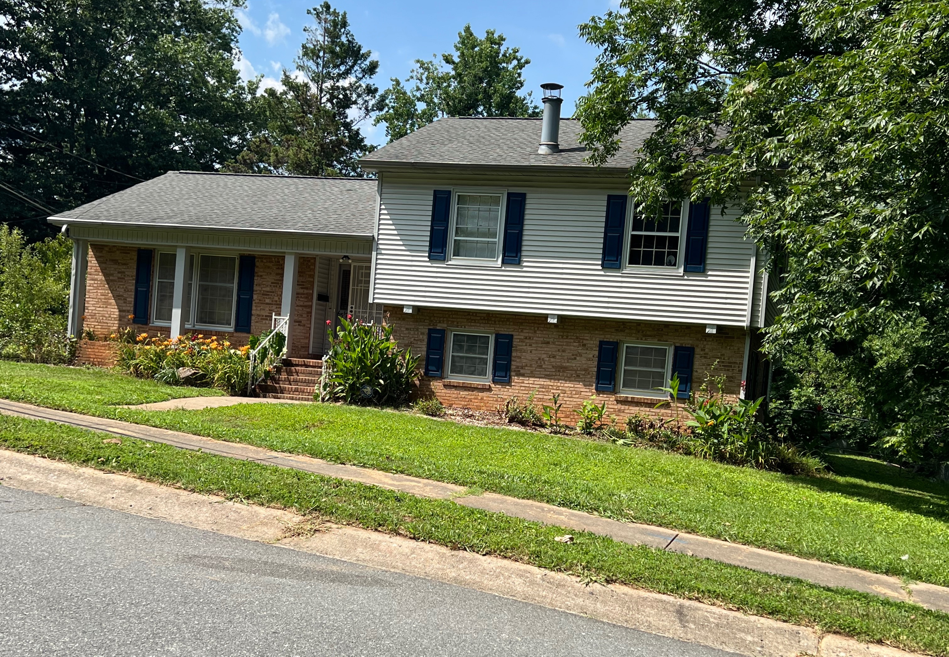 6317 Springfield Dr, Charlotte, North Carolina 28212 Additional Image #2