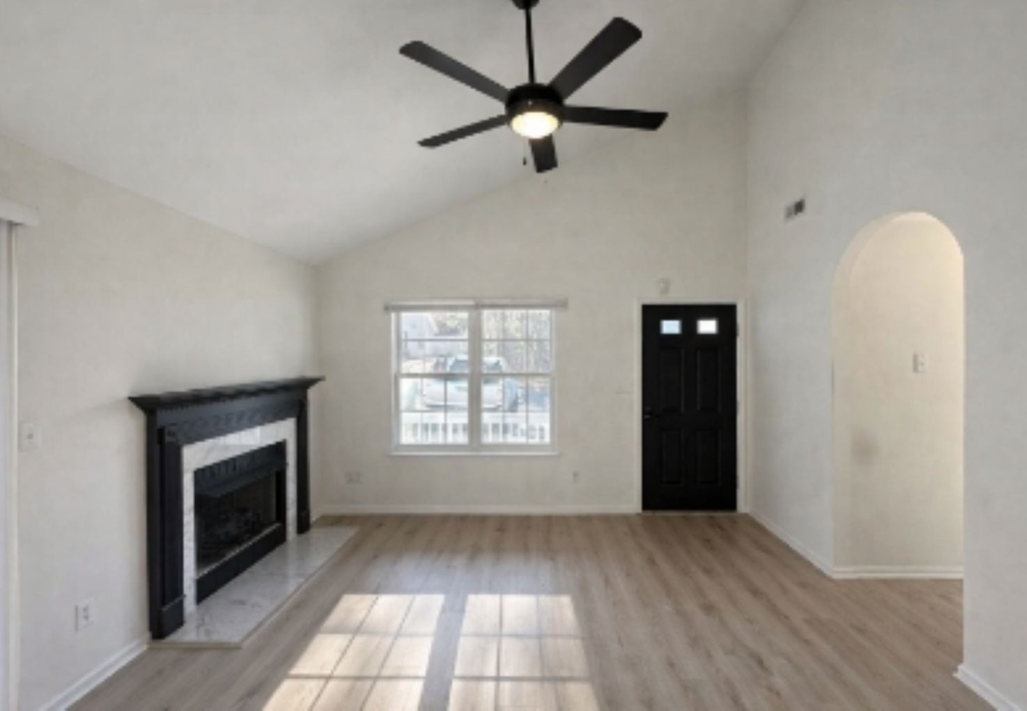 3707 Silver Ore Ln, Charlotte, North Carolina 28216 Additional Image #1