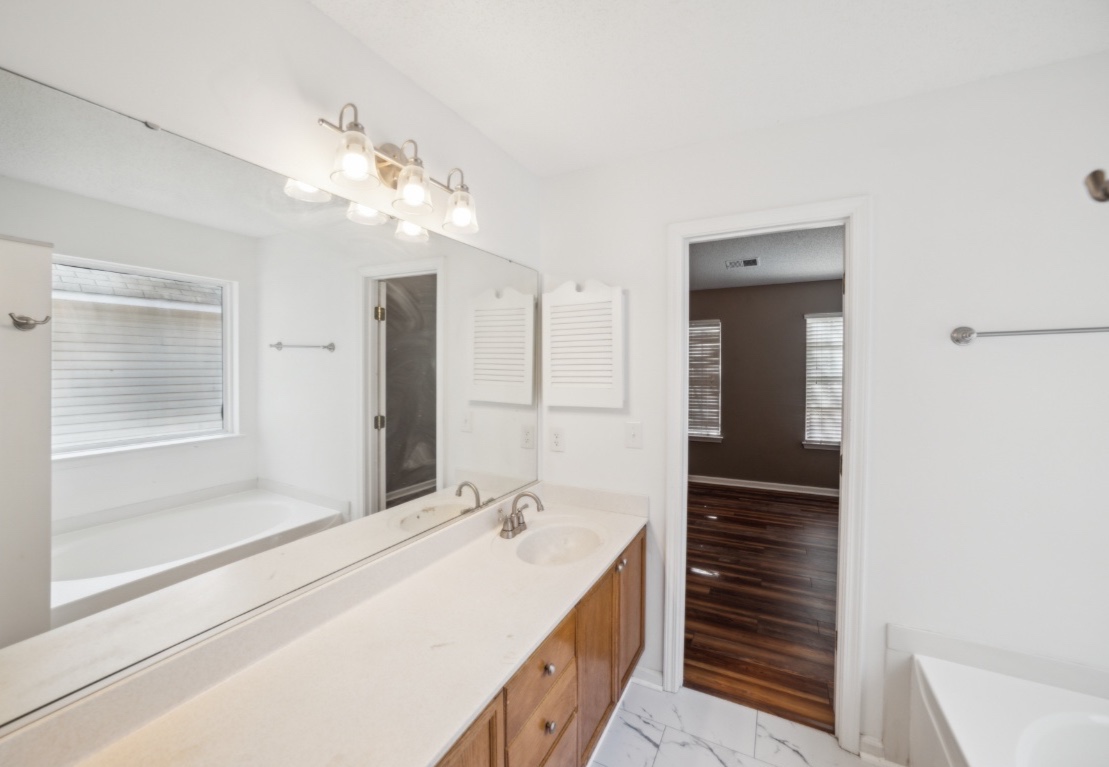 3334 Nevin Brook Rd, Charlotte, North Carolina 28269 Additional Image #3