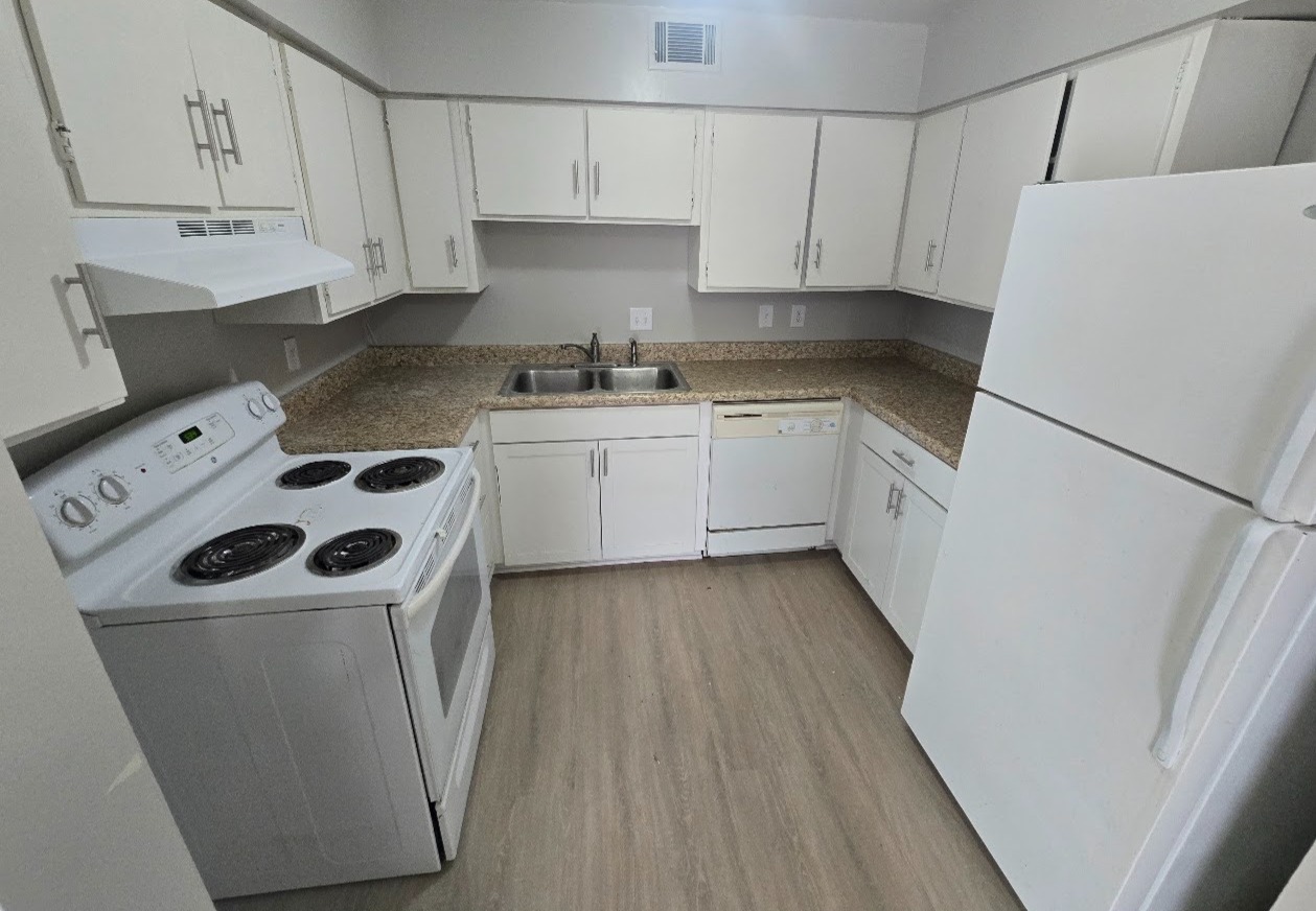 9123 Spyglass Pl Unit #I, Charlotte, North Carolina 28214 Additional Image #1