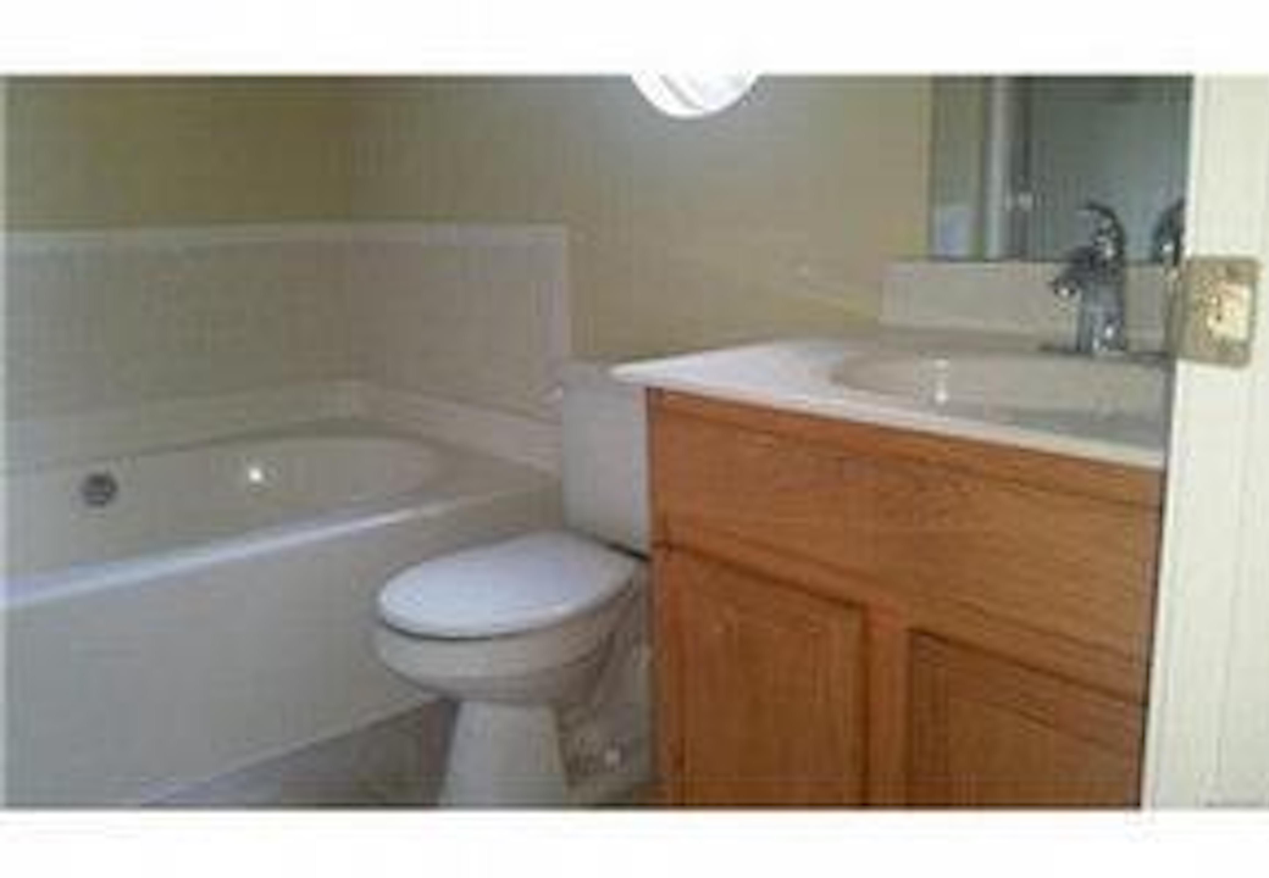 2459 Shad Ct, Charlotte, North Carolina 28208 Additional Image #2