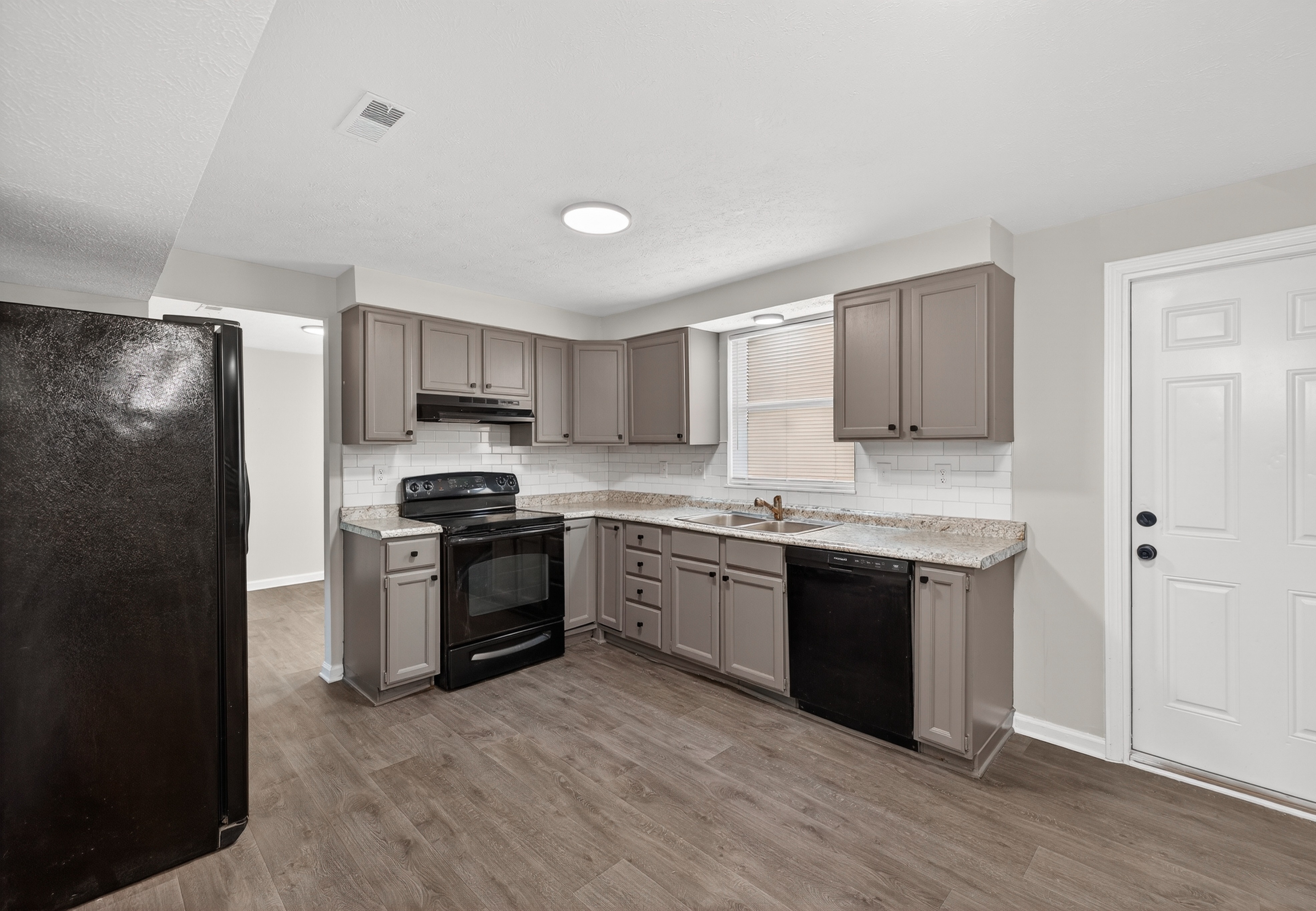 7321 Glenmont Dr, Charlotte, North Carolina 28227 Additional Image #5