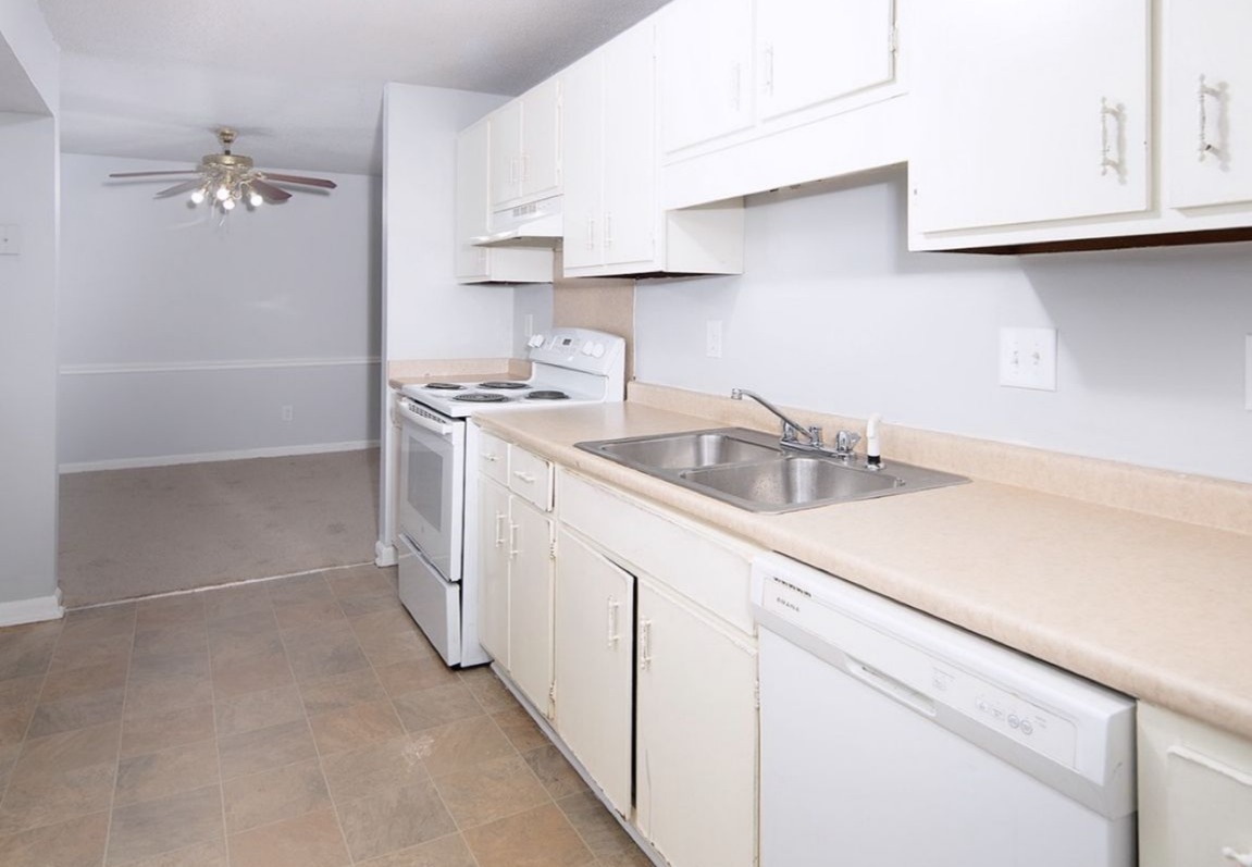 825 Farmhurst Dr, Charlotte, North Carolina 28217 Additional Image #7