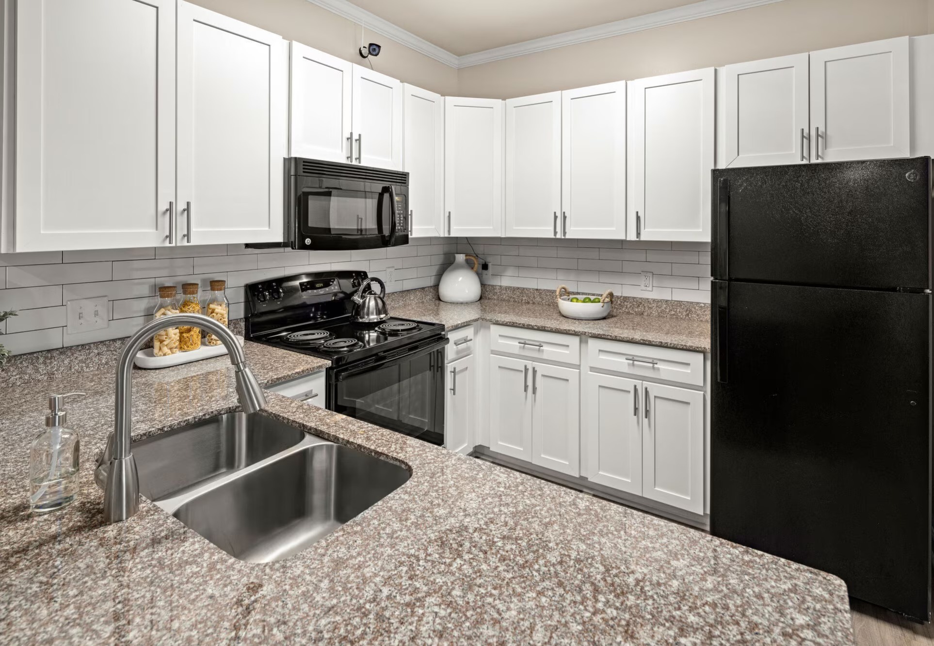 9015 Kings Grant Dr, Charlotte, North Carolina 28262 Additional Image #5