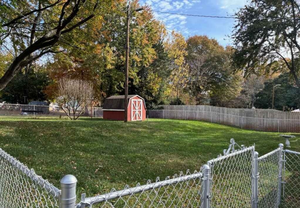 1040 Clanton Rd, Charlotte, North Carolina 28217 Additional Image #2