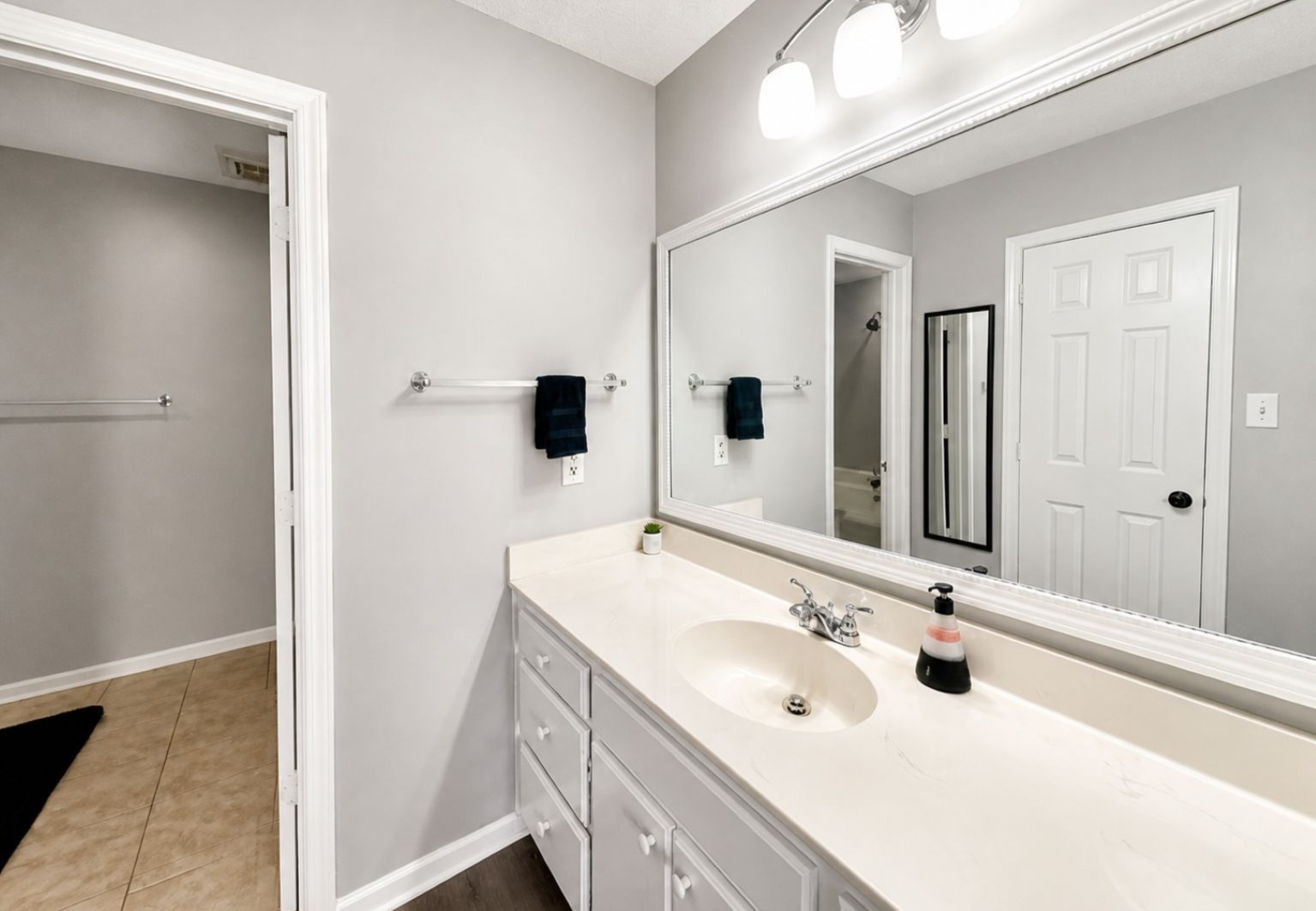 9501 Pondside Ln, Charlotte, North Carolina 28213 Additional Image #10